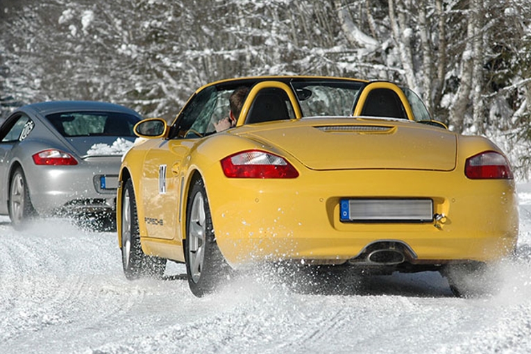 Snow & Fun - Mit Porsche übers Eis